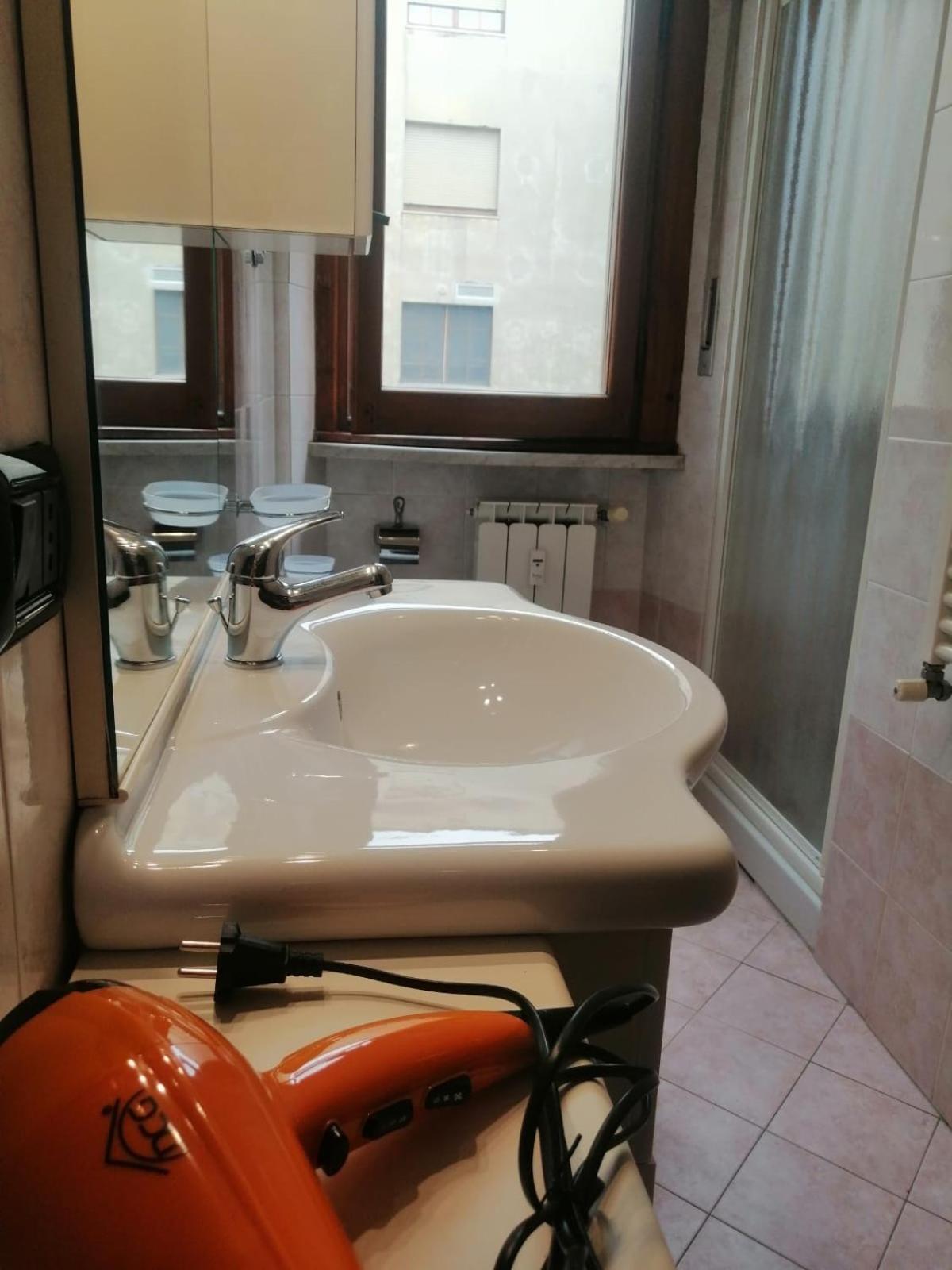 Apartment In Front Of The Train Station! Firenze Eksteriør billede